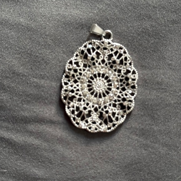 Jewelry - Intricate Silver Filigree Necklace